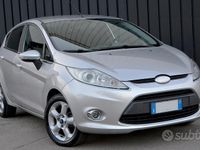Usata Ford Fiesta Titanium 70 CV (51 kW) 2010 Grigio Berlina