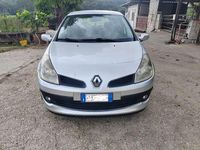 Usata Renault Clio II LE 86 CV (63 kW) 2007 Grigio Berlina