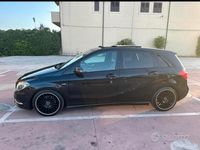 Usata Mercedes B180 2012 Nero Monovolume