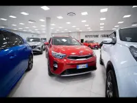 Usata Kia Stonic Style 97 CV (71 kW) 2020 Grigio chiaro SUV