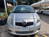 Usata Toyota Yaris 87 CV (63 kW) 2007 Grigio Utilitaria