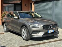 Usata Volvo V60 CC Pro 190 CV (139 kW) 2019 Grigio Station wagon