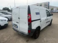 Usata Renault Kangoo 90 CV (66 kW) 2011 Bianco Monovolume