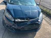 Usata Ford Fiesta 92 CV (67 kW) 2014 Blu Utilitaria