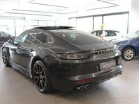 Usata Porsche Panamera 440 CV (323 kW) 2022 Grigio Berlina
