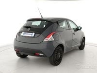Usata Lancia Ypsilon 69 CV (50 kW) 2015 Grigio scuro Utilitaria