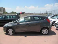 Usata Ford Fiesta 75 CV (55 kW) 2016 Grigio Utilitaria