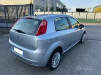 Usata Fiat Grande Punto 65 CV (47 kW) 2006 Grigio Utilitaria