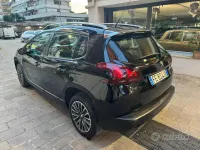 Usata Peugeot 2008 Allure 82 CV (60 kW) 2016 Nero SUV