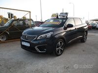 Usata Peugeot 5008 131 CV (96 kW) 2019 Blu SUV