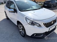 Usata Peugeot 2008 115 CV (84 kW) 2014 Bianco SUV