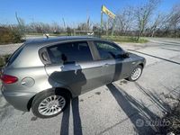 Usata Alfa Romeo 147 Distinctive 120 CV (88 kW) 2006 Grigio Utilitaria