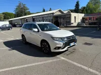 Usata Mitsubishi Outlander P-HEV 121 CV (88 kW) 2018 Bianco SUV