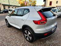 Usata Volvo XC40 Momentum 163 CV (119 kW) 2021 Bianco SUV