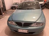 Usata Lancia Ypsilon 60 CV (44 kW) 2000 Azzurro/verde metallizzato Utilitaria