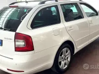Usata Skoda Octavia Elegance 105 CV (77 kW) 2011 Bianco Station wagon