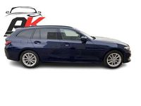 Usata BMW 318 Shadowline 150 CV (110 kW) 2022 L0c3z blu tanzanite ii met. Station wagon