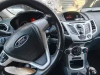 Usata Ford Fiesta 97 CV (71 kW) 2012 Bluazzurro Berlina