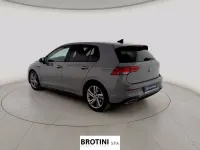 Usata VW Golf VIII R-line 150 CV (110 kW) 2023 Grigio metallizzato Berlina