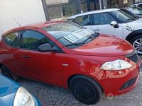 Usata Lancia Ypsilon Gold 69 CV (50 kW) 2018 Rosso Utilitaria