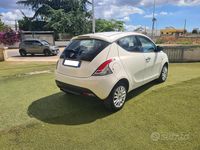 Usata Lancia Ypsilon Gold 95 CV (69 kW) 2012 Bianco Utilitaria