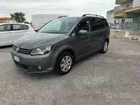 Begagnad VW Touran 150 HK (110 kW) 2014 Grå Minibuss