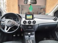 Käytetty Mercedes B200 136 HP (100 kW) 2014 Musta Tila-auto