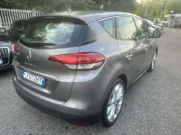 Usado Renault Scénic IV Bose Edition 110 CV (80 kW) 2017 Gris Monovolumen