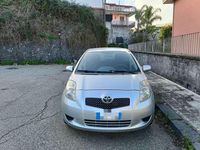 Usata Toyota Yaris Luna 86 CV (63 kW) 2003 Berlina