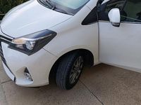 Usata Toyota Yaris 90 CV (66 kW) 2017 Bianco Utilitaria
