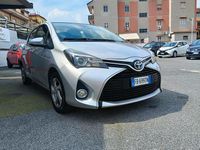 Usata Toyota Yaris Hybrid Active 101 CV (74 kW) 2016 Argento Berlina