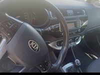 Usata Kia Rio 75 CV (55 kW) 2015 Bianco Berlina