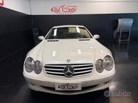 Usata Mercedes SL500 306 CV (225 kW) 2002 Bianco Cabrio