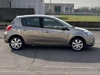 Usata Renault Clio II Luxe 101 CV (74 kW) 2011 Other Berlina