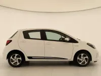 Usata Toyota Yaris Hybrid 73 CV (53 kW) 2015 Bianco Berlina