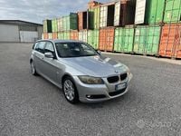 Usata BMW 318 143 CV (105 kW) 2012 Grigio Station wagon