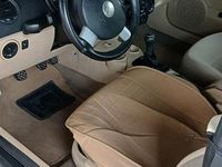 Usata VW New Beetle 101 CV (74 kW) 2004 Bianco Utilitaria