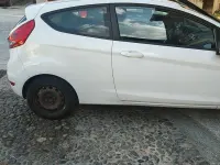 Usata Ford Fiesta 97 CV (71 kW) 2010 Bianco Berlina