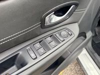 Usata Renault Scénic III XMOD 110 CV (80 kW) 2015 Bianco Monovolume