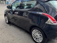 Usata Lancia Ypsilon Gold 95 CV (69 kW) 2015 Nero Utilitaria
