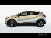 Usata Renault Captur Techno 101 CV (74 kW) 2023 Grigio SUV