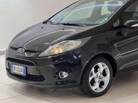 Usata Ford Fiesta Titanium 69 CV (50 kW) 2012 Nero Utilitaria