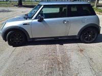 Begagnad Mini One D 75 HK (55 kW) 2004 Grå Halvkombi