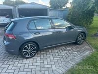 Usata VW Golf VIII 116 CV (85 kW) 2021 Grigio Utilitaria