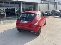 Usata Lancia Ypsilon Silver 70 CV (51 kW) 2022 Rosso Utilitaria