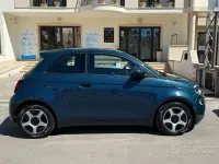 Usata Fiat 500e 42 kW (58 CV) 2021 Blu Berlina