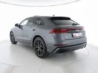 Usata Audi Q8 Sport 286 CV (210 kW) 2022 Grigio daytona perlato SUV
