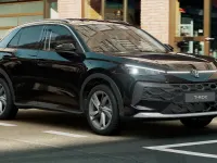 Nuova VW T-Roc Life 150 CV (110 kW) 2026 Grenadill black metallizzato SUV