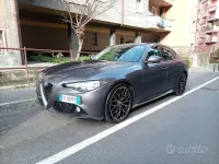 Usata Alfa Romeo Giulia 180 CV (132 kW) 2018 Grigio Berlina