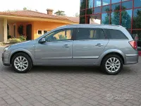 Usata Opel Astra 150 CV (110 kW) 2008 Grigio Station wagon